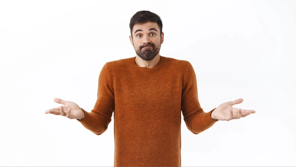 hombre con dudas sobre la declaración de renta